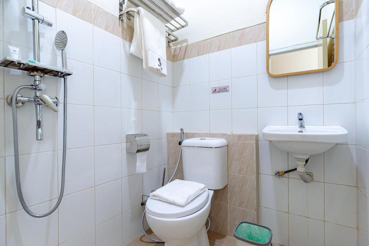 Reddoorz Plus At Komplek Abc Batu Aji Batam Kubuk Exterior foto